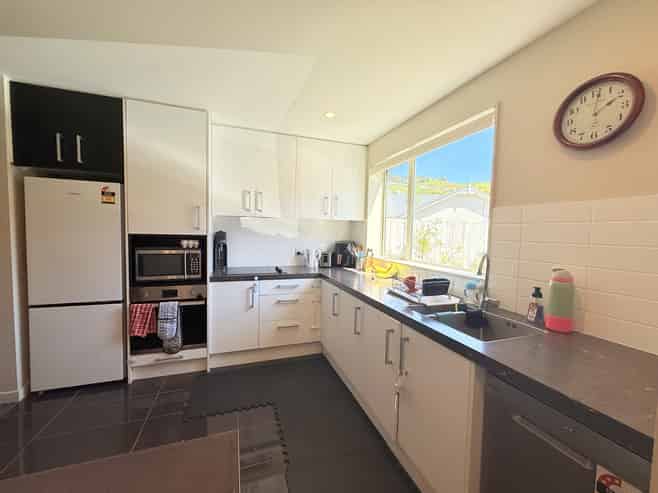 6/8-10 Thatcher Crescent, Crofton Downs