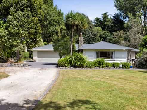 32 Wynyard Street, NORMANBY