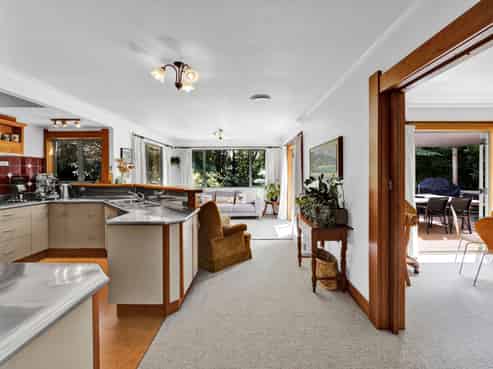 32 Wynyard Street, NORMANBY