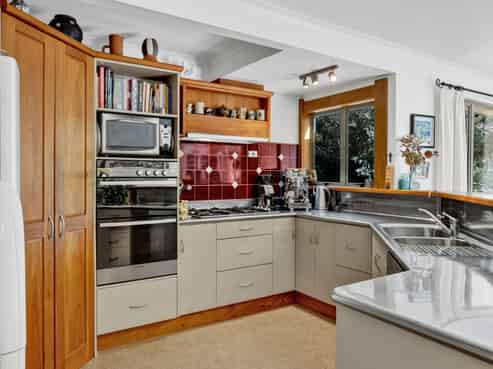 32 Wynyard Street, NORMANBY