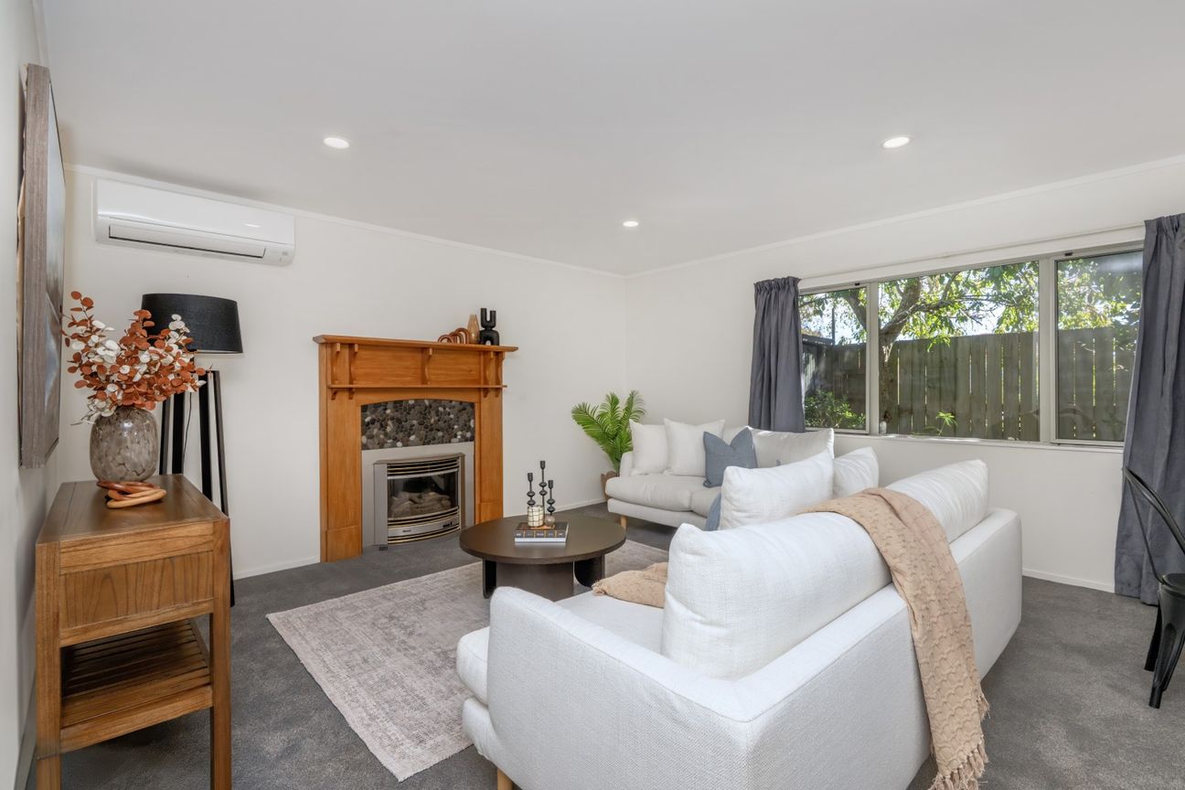 Two Double Garages + Sunlit, Private Retreat - Widok 6
