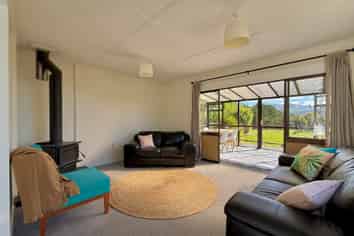 34 Earthquake Road, DUNTROON