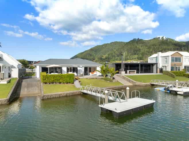 105 Motu Hei, Pauanui