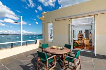 a/33 King Edward Parade, Devonport