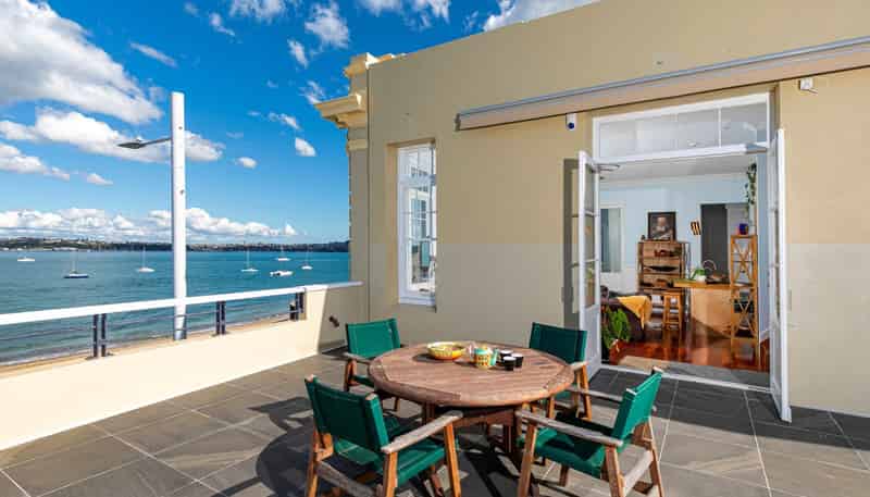 a/33 King Edward Parade, Devonport