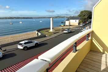 a/33 King Edward Parade, Devonport