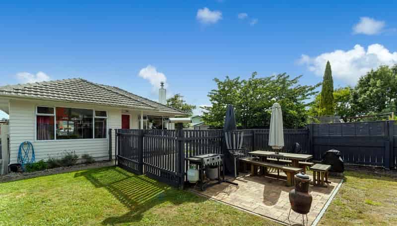 Flat 1/690 Main Road Stoke, Stoke