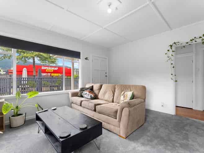 Flat 1/690 Main Road Stoke, Stoke