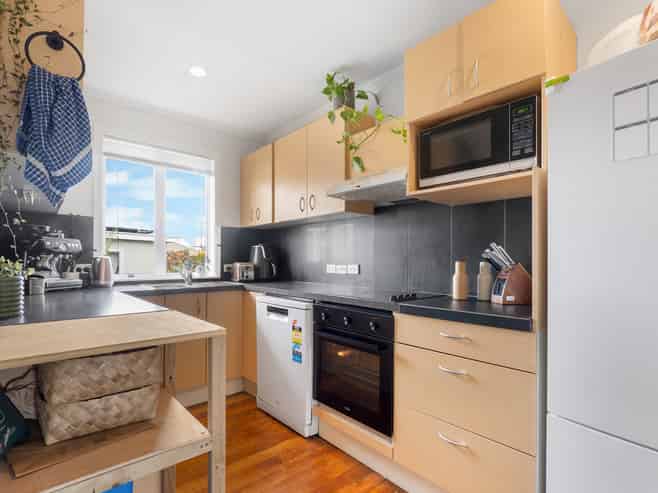 Flat 1/690 Main Road Stoke, Stoke