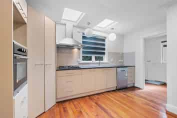 137 St Andrews Road, Epsom