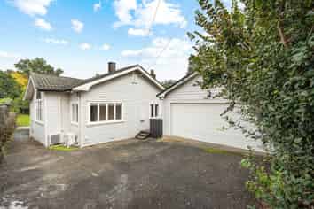 137 St Andrews Road, Epsom