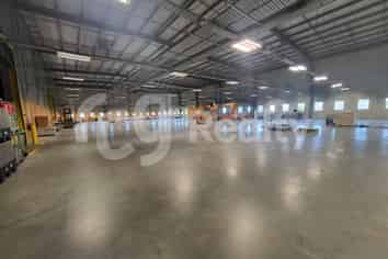 High-Quality Warehouse & Office Facility Highbrook