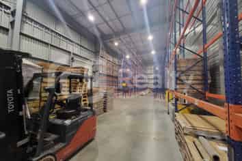High-Quality Warehouse & Office Facility Highbrook