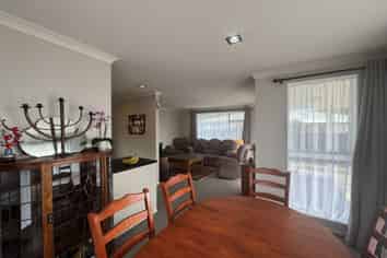 12 Egmont Place, Westbrook