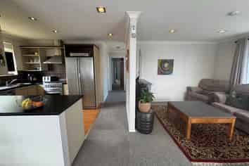 12 Egmont Place, Westbrook