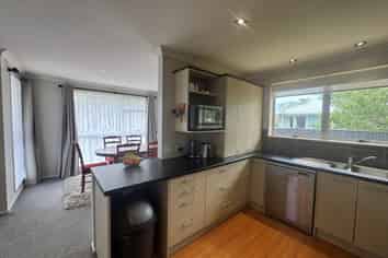 12 Egmont Place, Westbrook