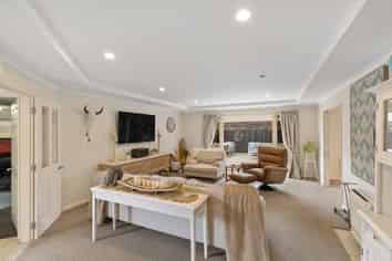 32 Eaglesome Avenue, Aidanfield