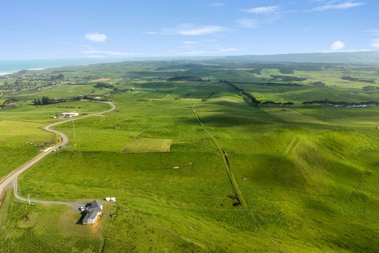 Prime Lifestyle Blocks with Panoramic Views! - Widok 4