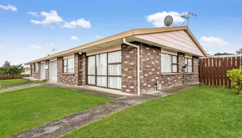 11 Cornwall Street, Levin