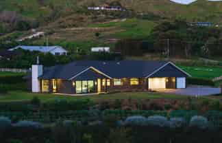 74 Scarlys Way, Okitu