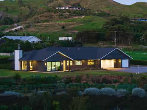 74 Scarlys Way, Okitu