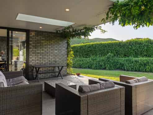 74 Scarlys Way, Okitu