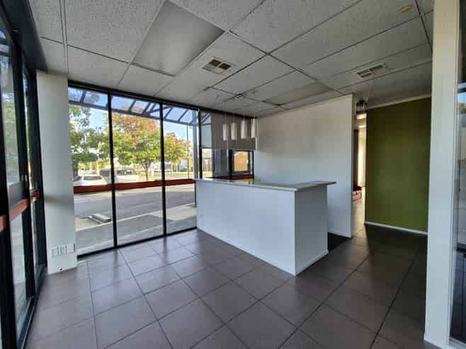 Ground floor office or retail in prime New Lynn