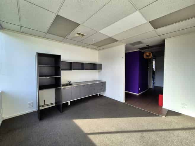 Ground floor office or retail in prime New Lynn