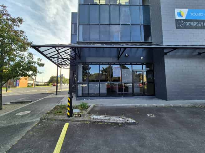 Ground floor office or retail in prime New Lynn