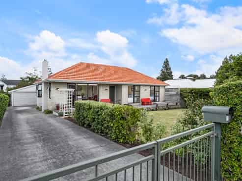53 Beach Road, Mellons Bay