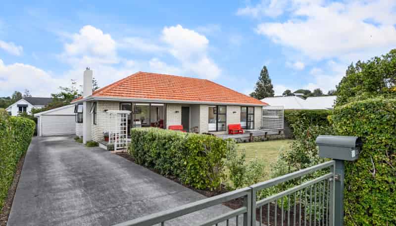 53 Beach Road, Mellons Bay