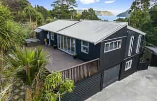 39 & 41 Upland Road, Huia