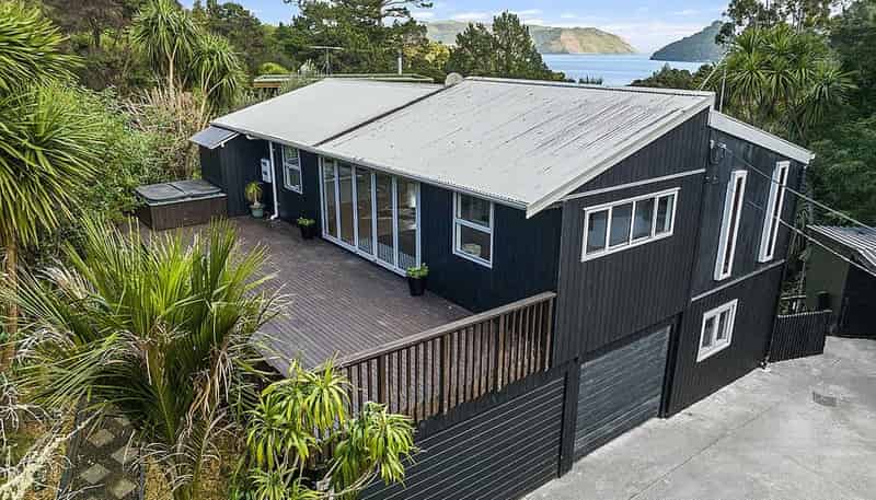 39 & 41 Upland Road, Huia