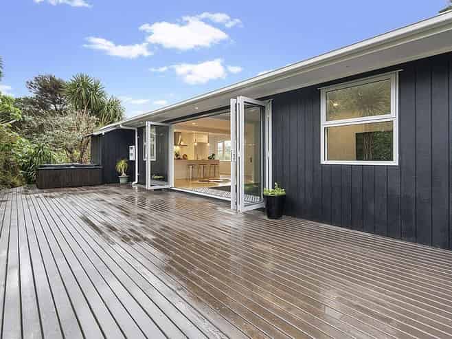 39 & 41 Upland Road, Huia