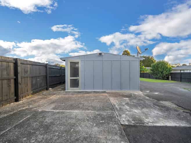 24 Laxon Avenue, Otara