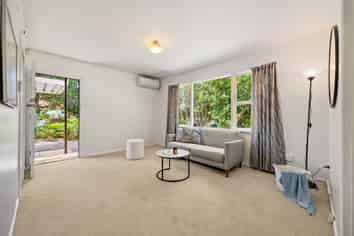 5A Abraham Place, Saint Johns