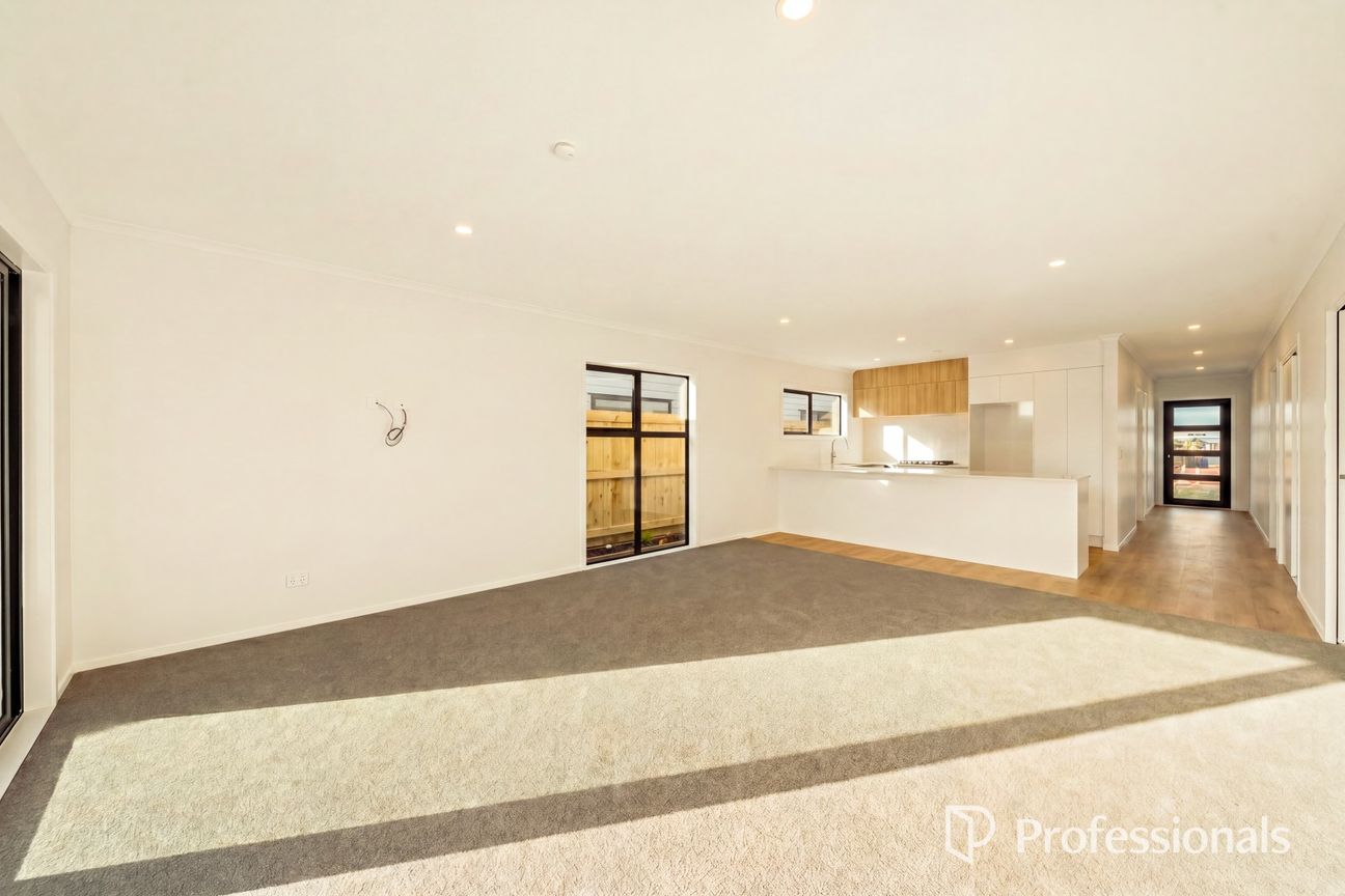 Brand New Stand Alone Homes $749K - Näkymä 5