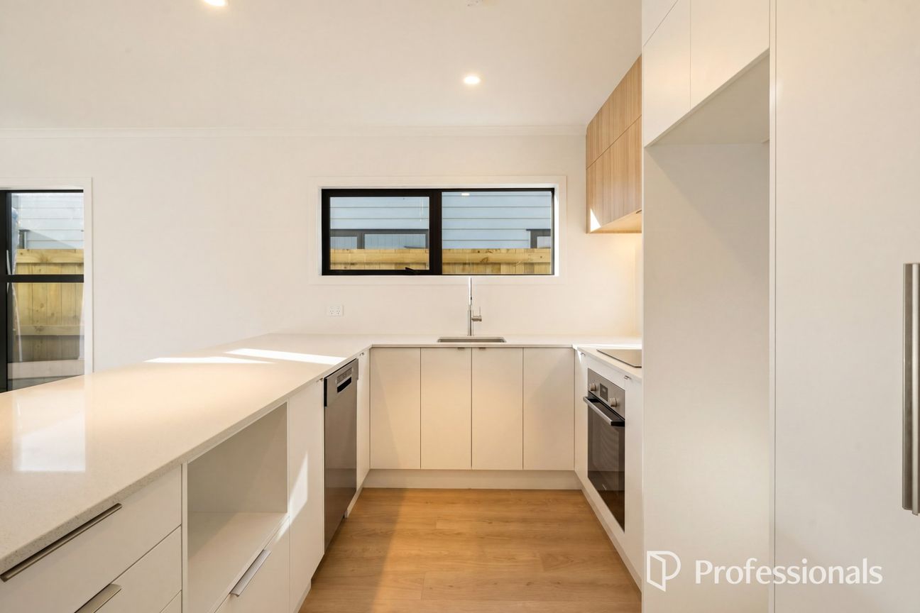 Brand New Stand Alone Homes $749K - Näkymä 4