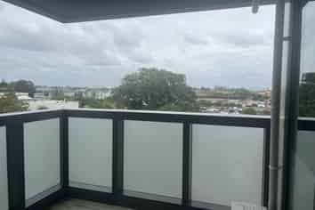 305A/770  Great South Rd, Wiri