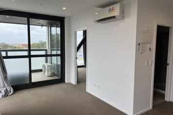 305A/770  Great South Rd, Wiri