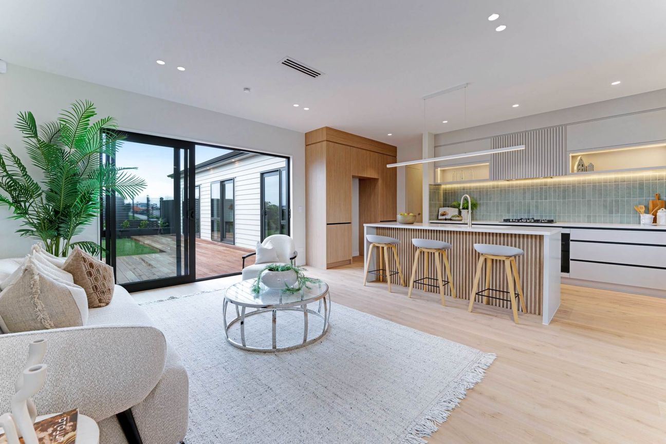 Single-Level with 2 Living Area - Widok 6
