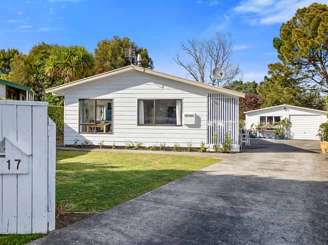 17 Kipling Drive, Whalers Gate