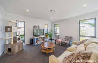 16a Sharpe Crescent, Wainuiomata