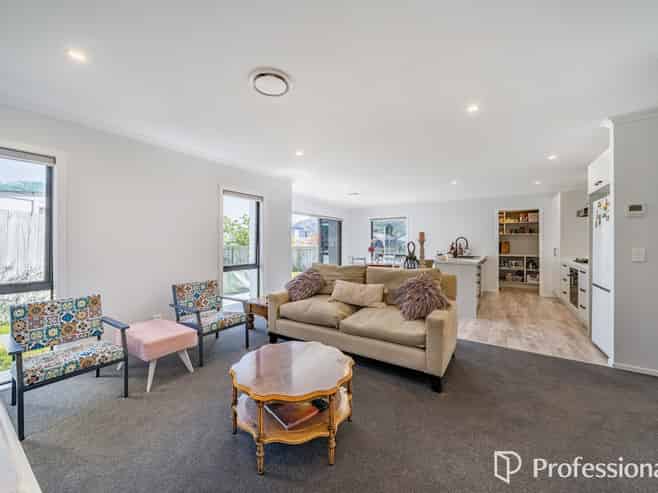 16a Sharpe Crescent, Wainuiomata