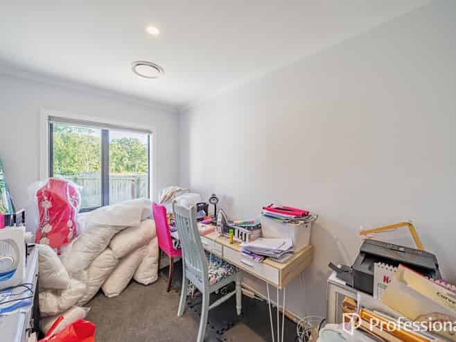 16a Sharpe Crescent, Wainuiomata