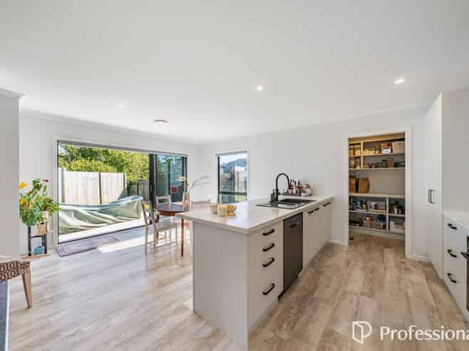 16a Sharpe Crescent, Wainuiomata