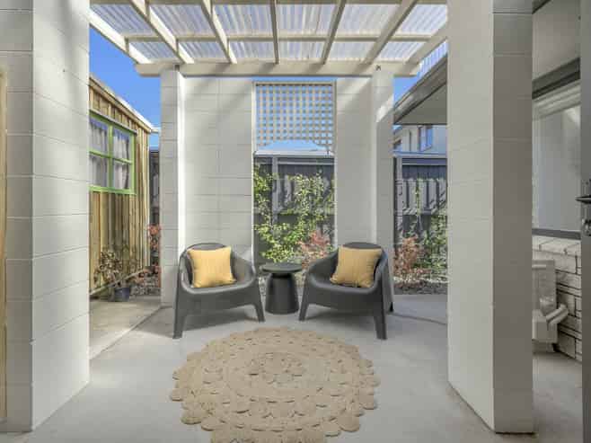 317B Devonport Road, Avenues