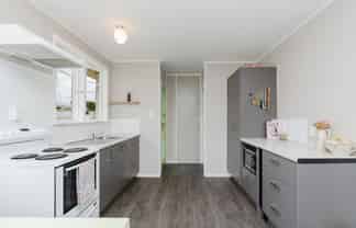 7 Anthony Crescent, Bader