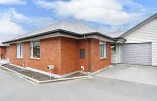 18D Defoe Place, Waltham