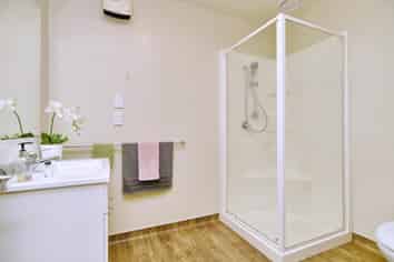 18D Defoe Place, Waltham